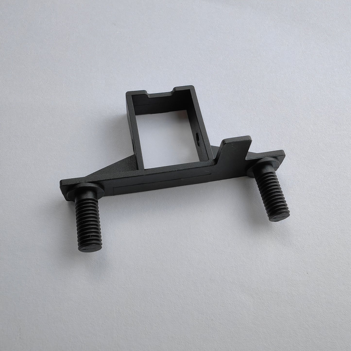 Magnetic Rotating Bracket At The Bottom Of The Water Tank
